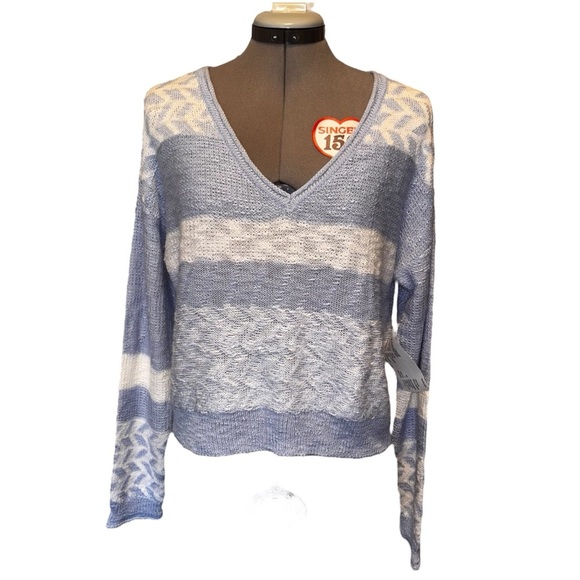 NYC Alliance | NWT Soft Blue & White Chevron Stripe Sweater | Size M - Picture 4 of 9